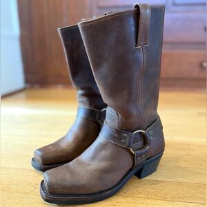 EUC Frye Harness 12R Boots in Brown Leather, size 7.5